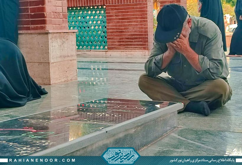 بازدید زائرین سرزمین مجاهدت‌های خاموش از یادمان باشگاه افسران